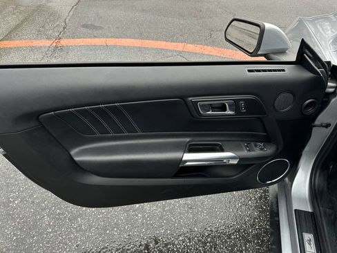 Used 2022 Ford Mustang Premium image 12