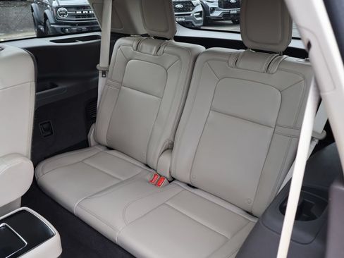 Used 2023 Lincoln Aviator Reserve w/ Equipment Group 201A AWD/4WD image 23
