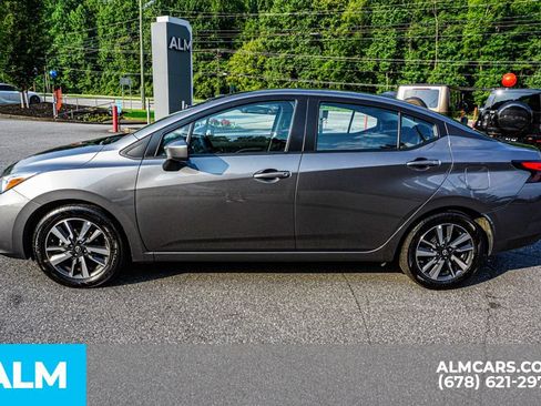 Used 2024 Nissan Versa SV FWD image 6