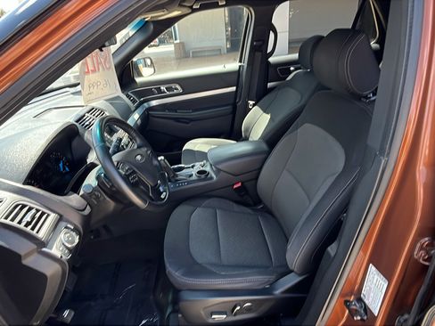 Used 2017 Ford Explorer XLT FWD image 10
