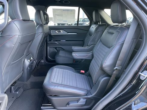 New 2026 Ford Explorer ST-Line w/ ST-Line Street Pack image 8