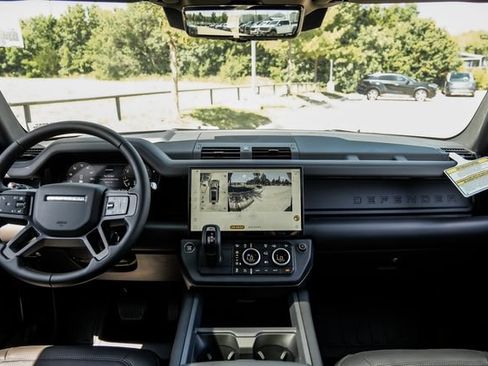 New 2026 Land Rover Defender 130 X-Dynamic SE AWD/4WD image 17
