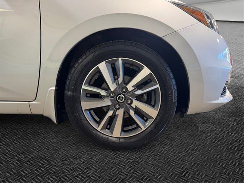 Used 2020 Nissan Versa SV image 11