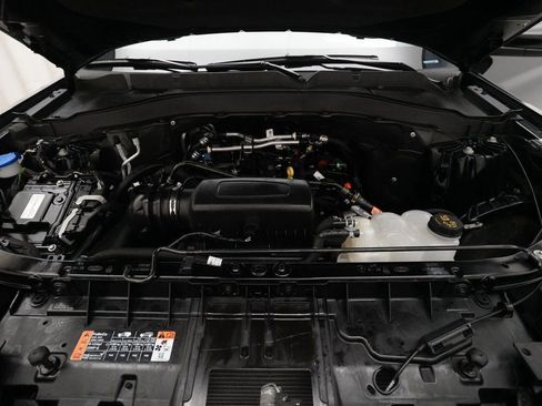 Used 2023 Ford Explorer XLT w/ Equipment Group 202A image 3