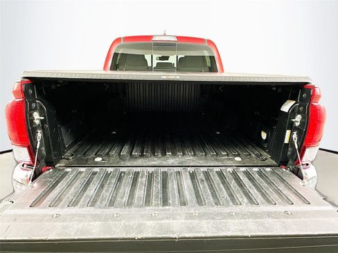 Certified 2018 Toyota Tacoma TRD Off-Road image 25