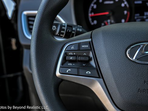 Used 2022 Hyundai Accent SEL image 33