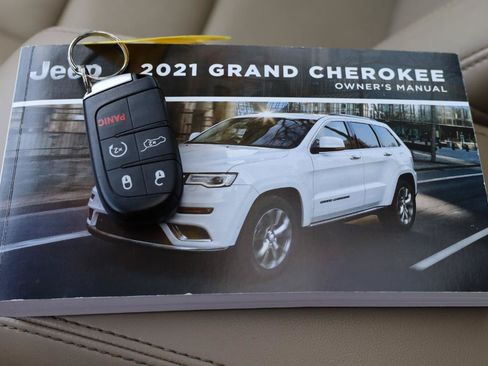 Used 2021 Jeep Grand Cherokee Limited w/ Sun & Sound Group AWD/4WD image 15