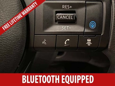 Used 2024 Nissan Rogue SV AWD/4WD image 11