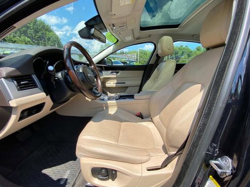 Used 2016 Jaguar XF Prestige image 18