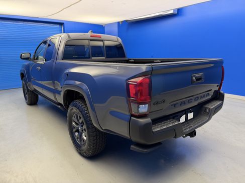 Used 2021 Toyota Tacoma SR5 AWD/4WD image 5