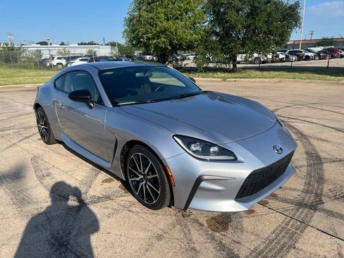 Used 2022 Toyota GR86 w/ ALL Weather Mat Package (TMS) RWD image 16