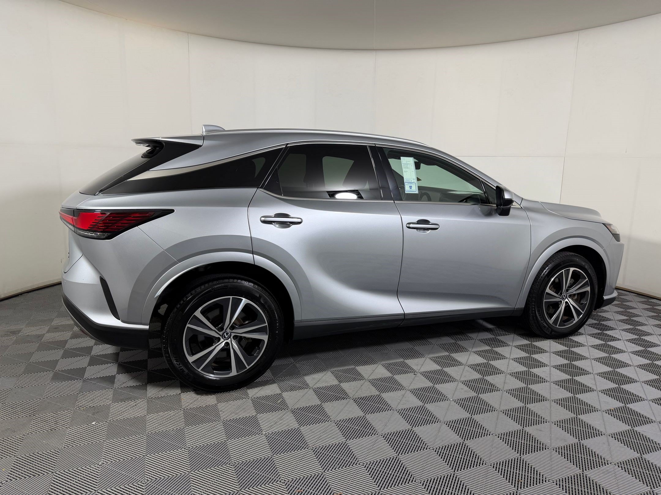 Used 2023 Lexus RX 350 Premium w/ Accessory Package AWD/4WD image 7