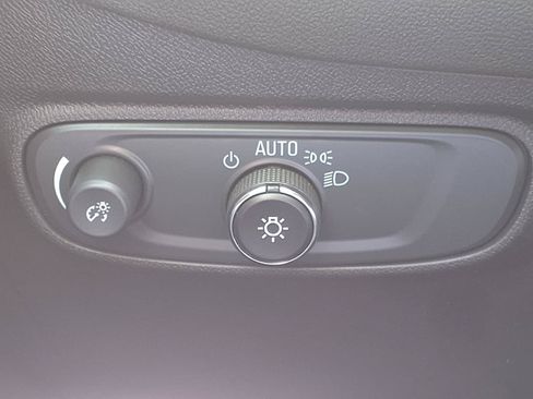 Used 2024 Chevrolet Equinox RS FWD image 19