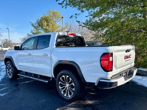 Used 2024 GMC Canyon Denali image 5