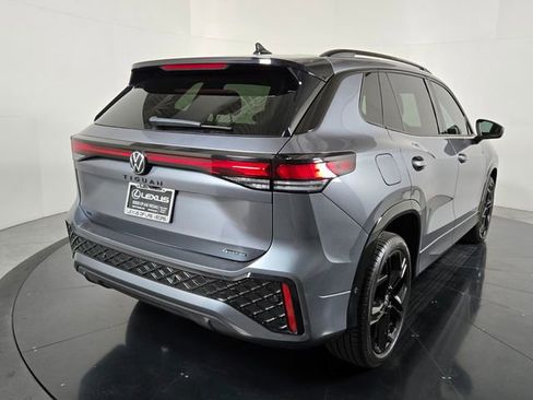 Used 2025 Volkswagen Tiguan SE R-Line AWD/4WD image 6