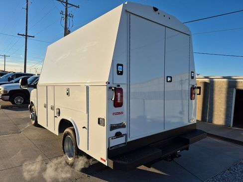 New 2025 Chevrolet Express 3500 w/ Power Convenience Package image 4