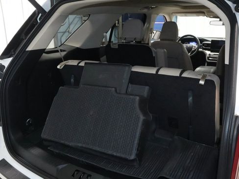 Used 2023 Ford Explorer XLT w/ Equipment Group 202A AWD/4WD image 15