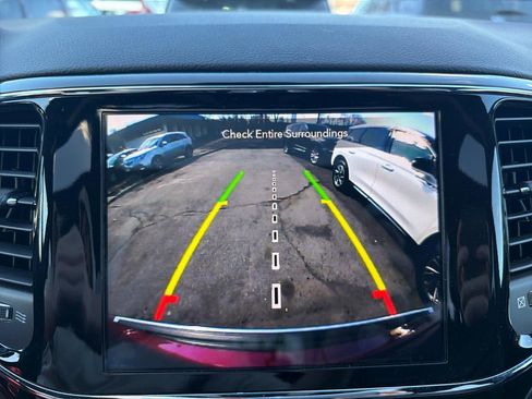 Used 2021 Jeep Grand Cherokee Limited w/ Premium Lighting Group image 30