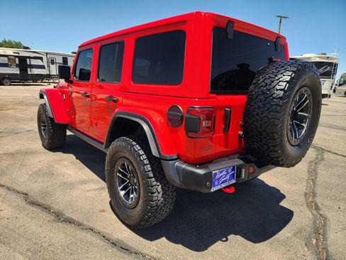 Used 2024 Jeep Wrangler Unlimited Rubicon AWD/4WD image 6