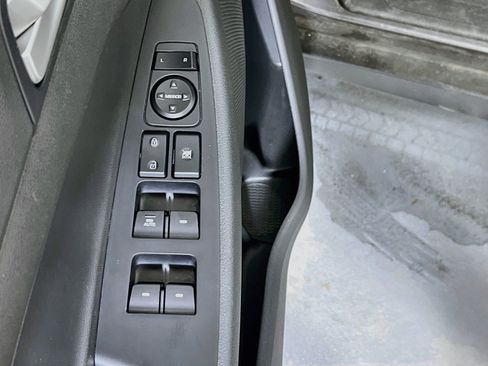 Used 2020 Hyundai Tucson Value AWD/4WD image 17