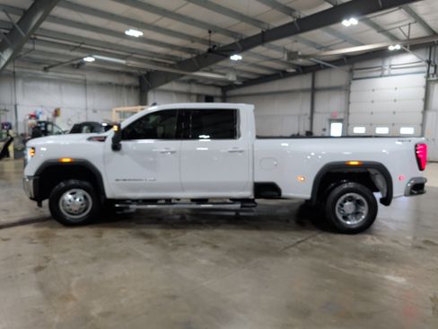 Used 2024 GMC Sierra 3500 SLE w/ SLE Value Package image 5