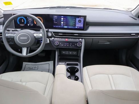 Used 2025 Hyundai Sonata SEL FWD image 6