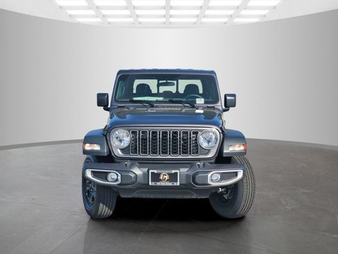 New 2026 Jeep Gladiator Sport AWD/4WD image 3
