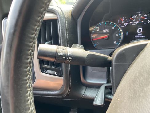 Used 2017 GMC Sierra 2500 Denali w/ Suspension Package, Off-Road AWD/4WD image 22