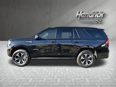 Used 2025 GMC Yukon AT4 w/ AT4 Premium Package image 8