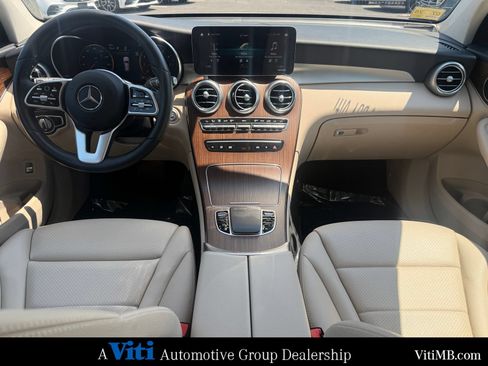 Used 2021 Mercedes-Benz GLC 300 4MATIC image 2