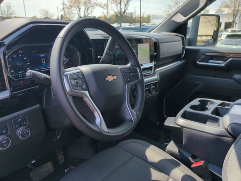 Certified 2025 Chevrolet Silverado 2500 LT w/ Convenience Package AWD/4WD image 18