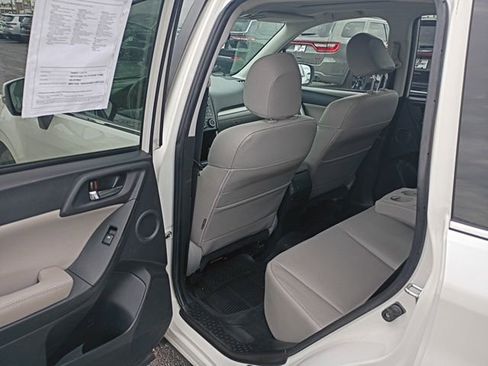 Used 2015 Subaru Forester 2.5i Touring AWD/4WD image 7