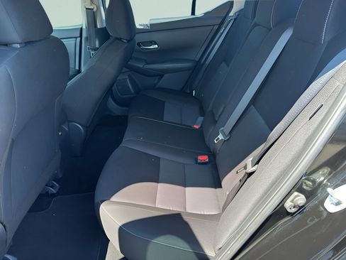 Used 2022 Nissan Sentra SV FWD image 13