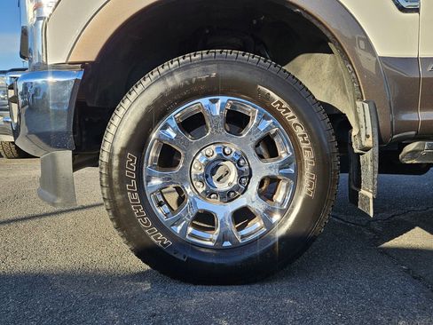 Used 2022 Ford F350 King Ranch w/ King Ranch Ultimate Package AWD/4WD image 13