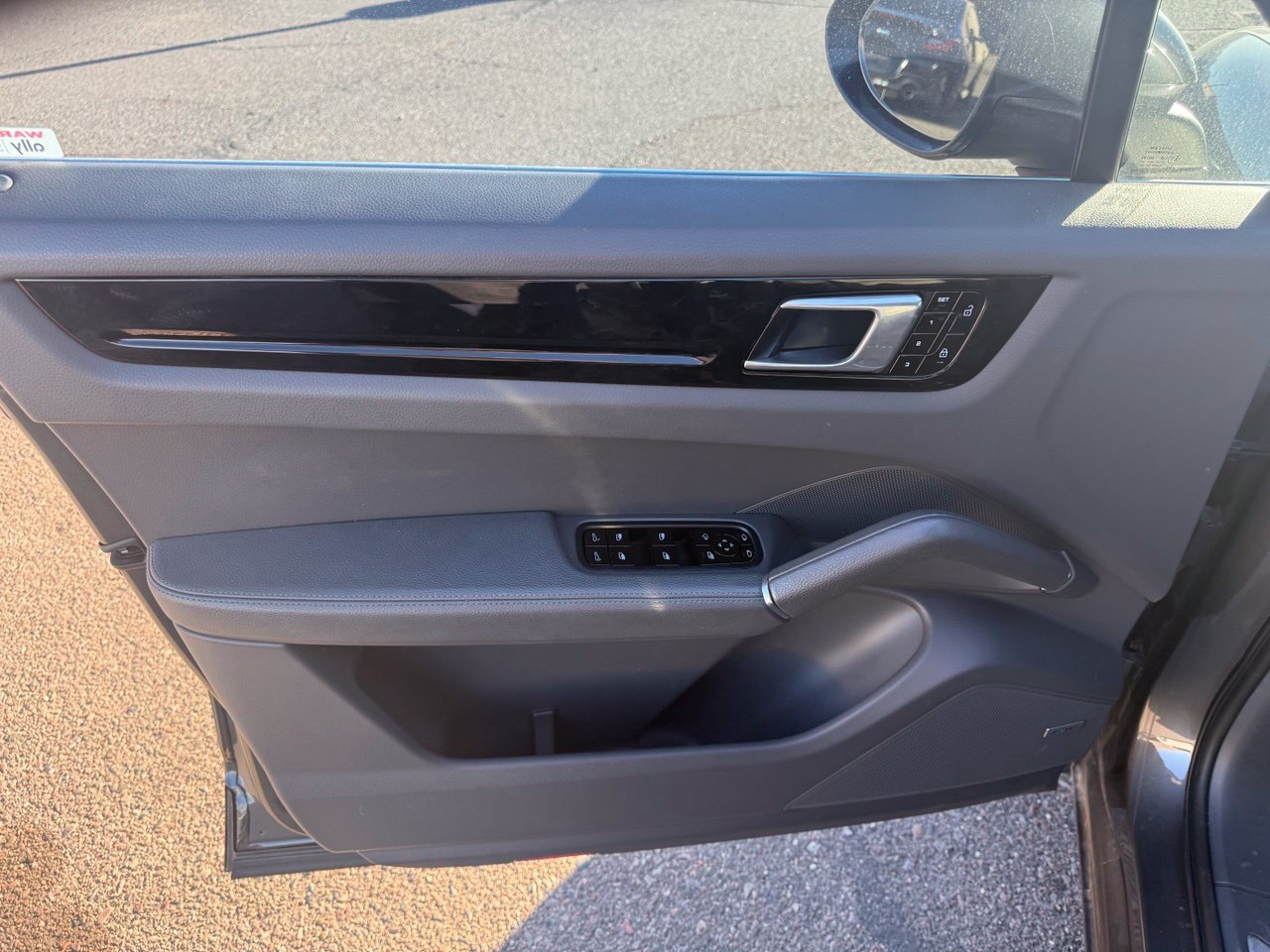 Used 2019 Porsche Cayenne AWD/4WD image 14