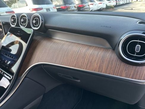 Used 2025 Mercedes-Benz GLC 300 4MATIC image 33