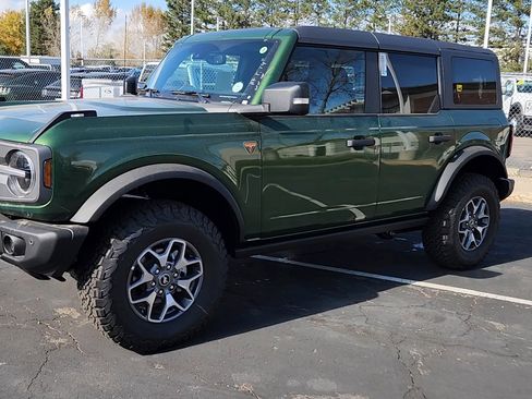 New 2025 Ford Bronco Badlands image 2