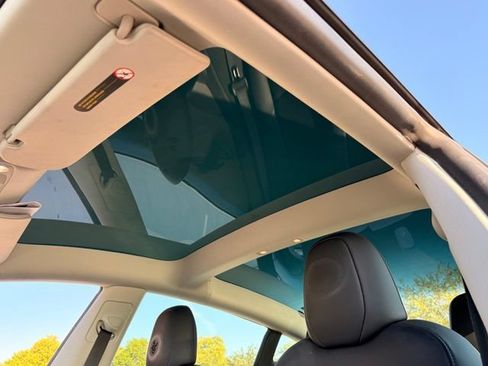 Used 2023 Tesla Model 3 Standard Range RWD image 9