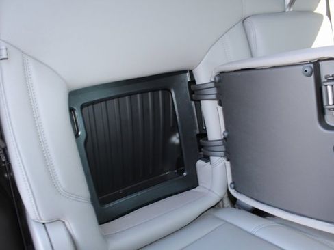 Used 2025 GMC Sierra 1500 SLT image 18