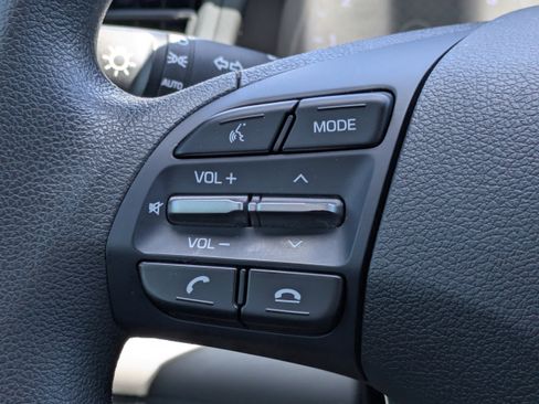 Used 2020 Hyundai Elantra SEL FWD image 21