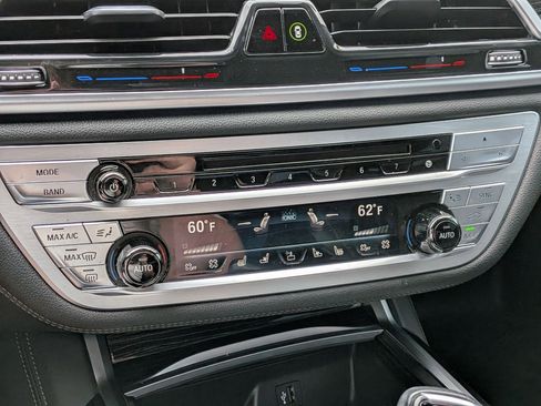 Used 2019 BMW 750i xDrive w/ Executive Package AWD/4WD image 21