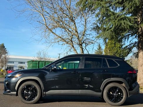 Certified 2024 Toyota Corolla Cross AWD Hybrid image 2