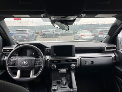 Used 2025 Toyota 4Runner SR5 image 33