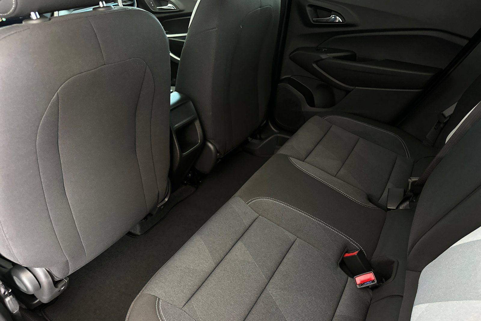 New 2026 Chevrolet Trax LS w/ LS Convenience Package FWD image 12