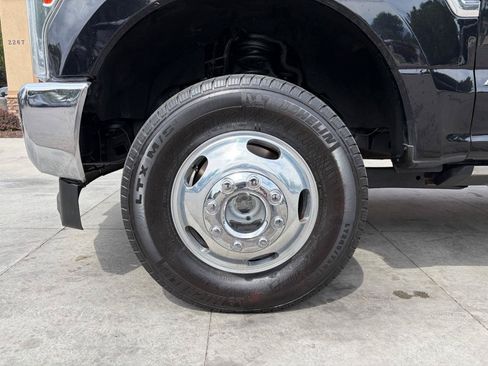 Used 2019 Ford F350 Lariat w/ Lariat Ultimate Package AWD/4WD image 28