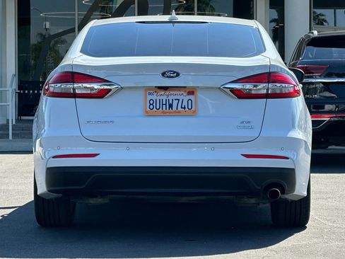 Used 2020 Ford Fusion SE FWD image 4
