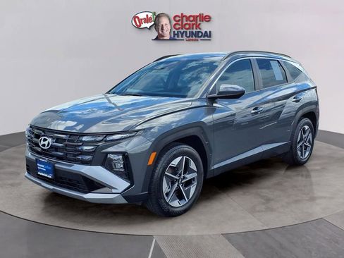 Used 2025 Hyundai Tucson SEL FWD image 1
