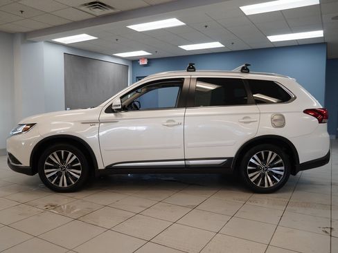 Used 2020 Mitsubishi Outlander GT image 2