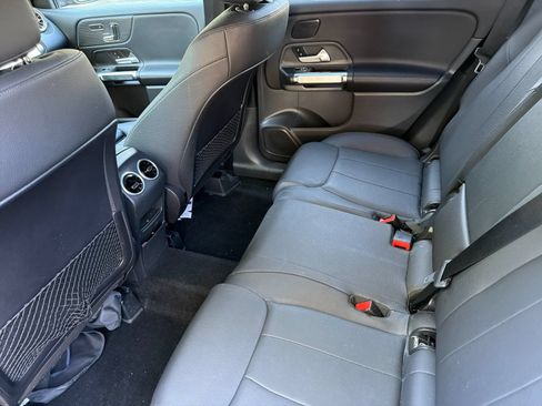 Used 2026 Mercedes-Benz GLB 250 image 11