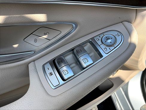 Used 2021 Mercedes-Benz C 300 4MATIC Sedan image 36